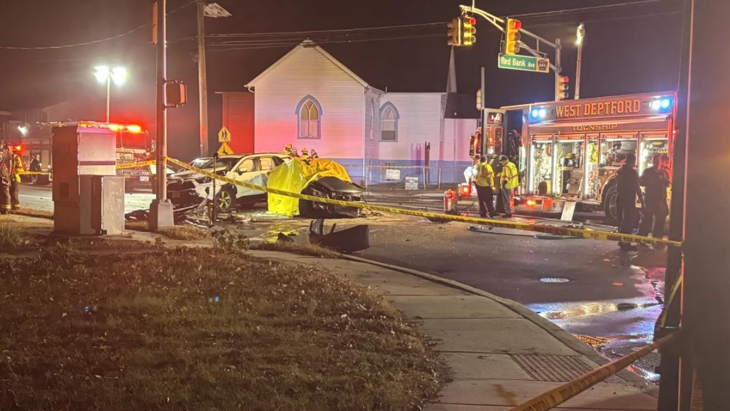 Duelo en Nueva Jersey: Conductor de Uber Muerto y Pasajera Joven Herida en Accidente Automovilístico Tras Fuga de Sospechoso